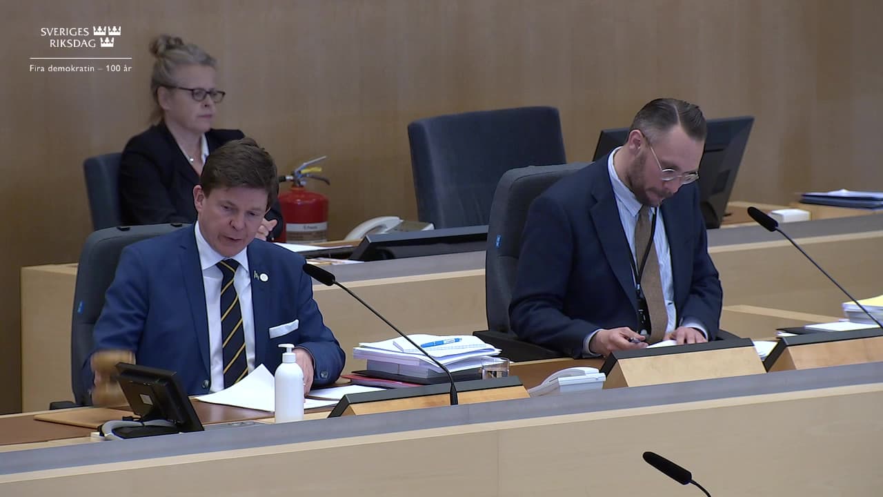 Stillbild från Beslut, Beslut