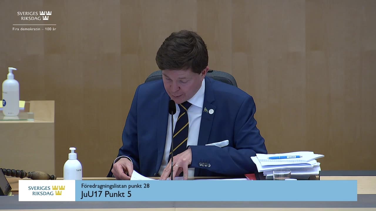 Stillbild från Beslut, Beslut