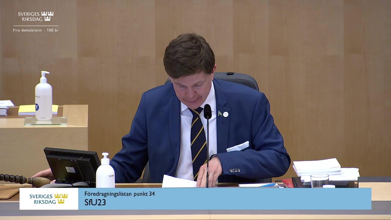 Stillbild från Debatt om förslag, Återkallelse av uppehållstillstånd som har meddelats av Regeringskansliet i vissa fall