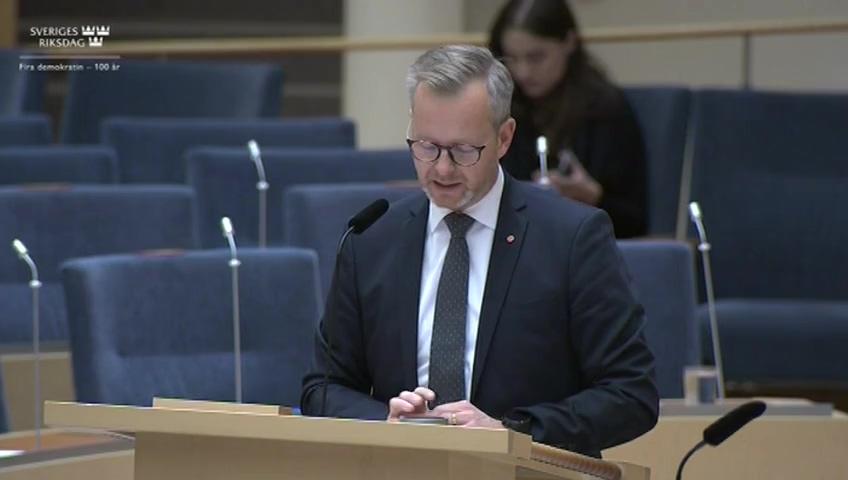 Stillbild från Interpellationsdebatt, Återvändare som säkerhetshot