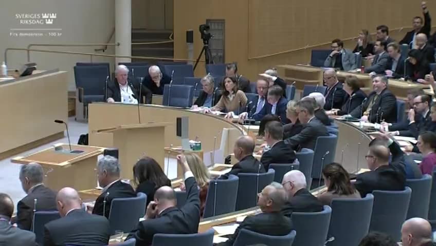 Stillbild från Beslut, Beslut