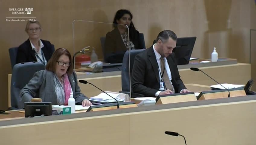 Stillbild från Beslut, Beslut