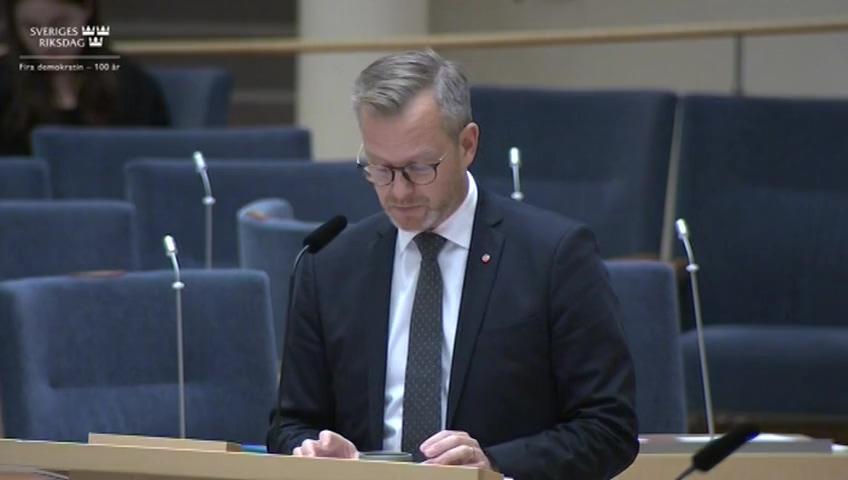 Stillbild från Interpellationsdebatt, Den skenande gängkriminaliteten