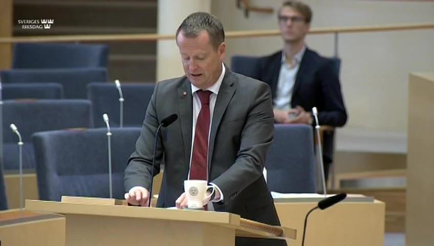 Stillbild från Interpellationsdebatt, Elbilar i parkeringsgarage och inne i städer