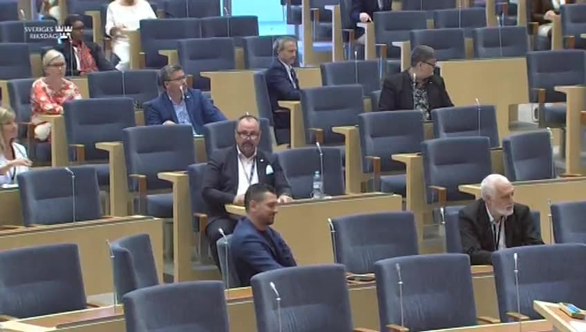 Stillbild från Beslut, Beslut
