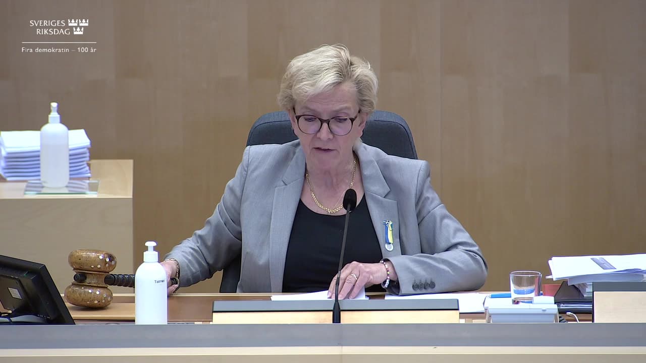 Stillbild från Beslut, Beslut