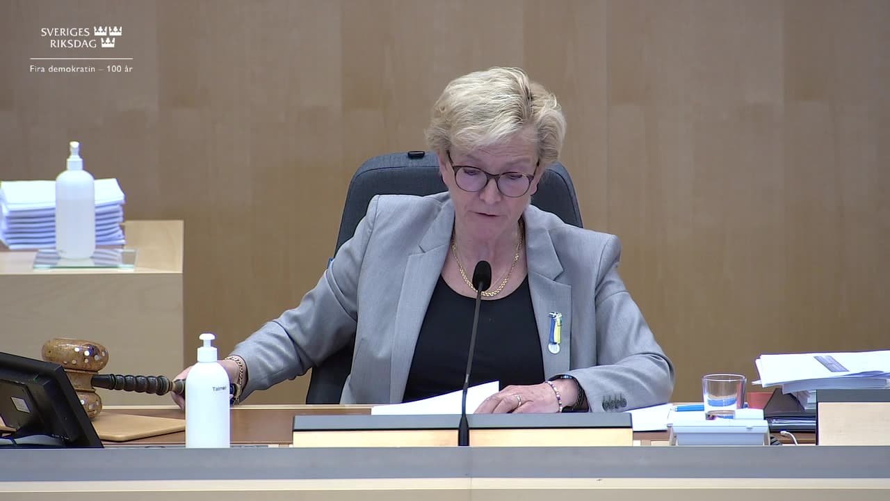 Stillbild från Beslut, Beslut
