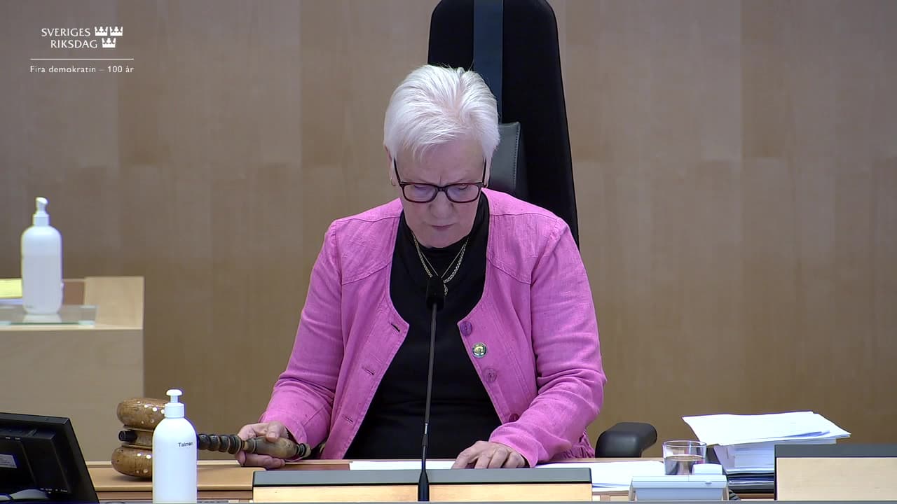Stillbild från Beslut, Beslut