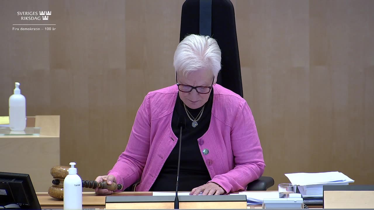 Stillbild från Beslut, Beslut