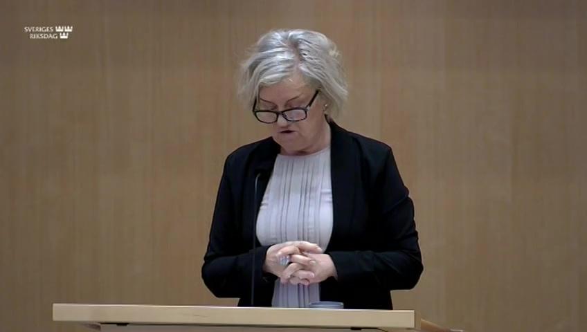 Stillbild från Debatt om förslag, En tydligare koppling mellan villkorlig frigivning och deltagande i återfallsförebyggande åtgärder