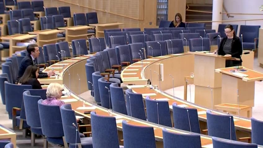 Stillbild från Interpellationsdebatt, Slöjförbud i den svenska för- och grundskolan 