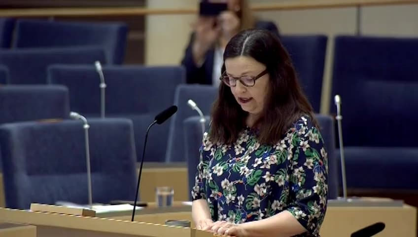 Stillbild från Interpellationsdebatt, Studiero