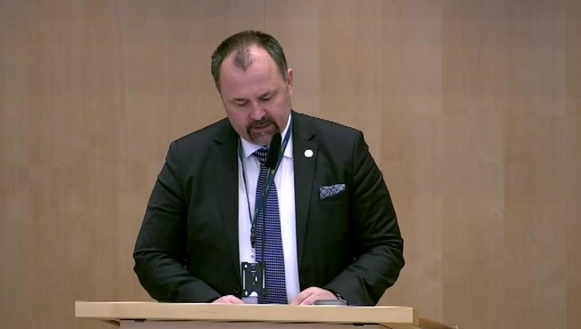 Stillbild från Debatt om förslag, Militära frågor