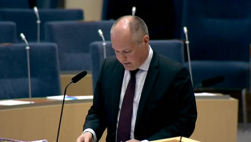 Stillbild från Interpellationsdebatt, Förbud att bära heltäckande slöja