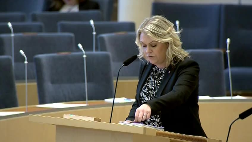 Stillbild från Interpellationsdebatt, Andning och sondmatning som grundläggande behov