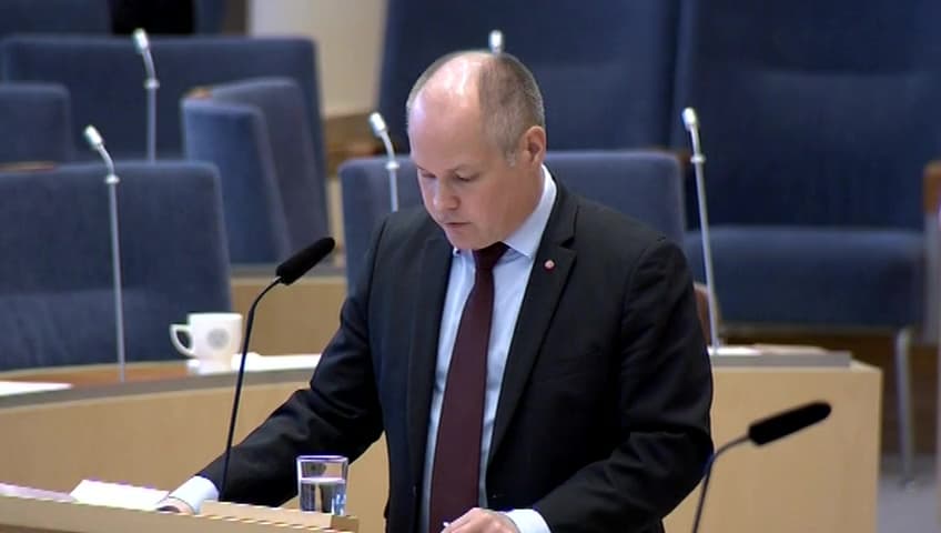 Stillbild från Interpellationsdebatt, Barns rätt till båda föräldrarna