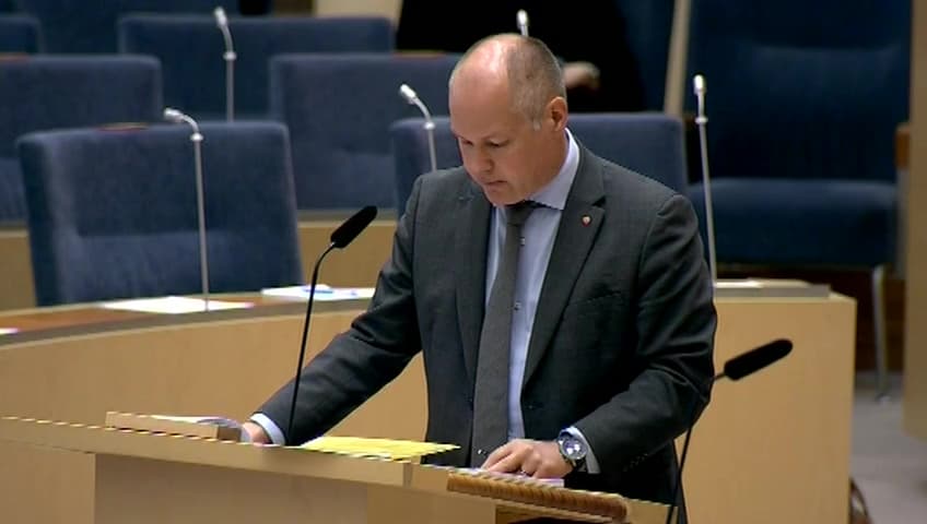 Stillbild från Interpellationsdebatt, Yrken som omfattas av blåljusutredningen