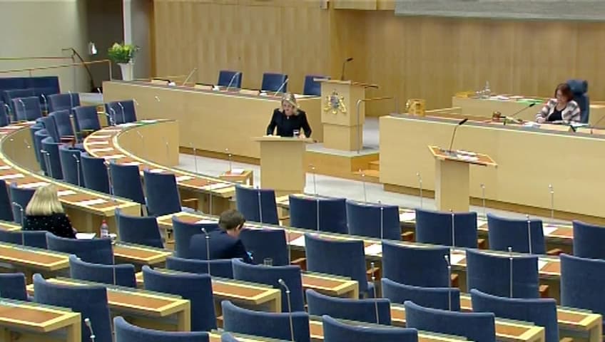 Stillbild från Interpellationsdebatt, Bistånd till personer utan rätt att vistas i landet