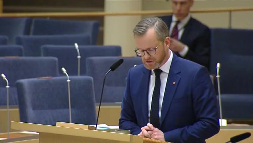 Stillbild från Interpellationsdebatt, Kränkningar i samband med viseringsärenden