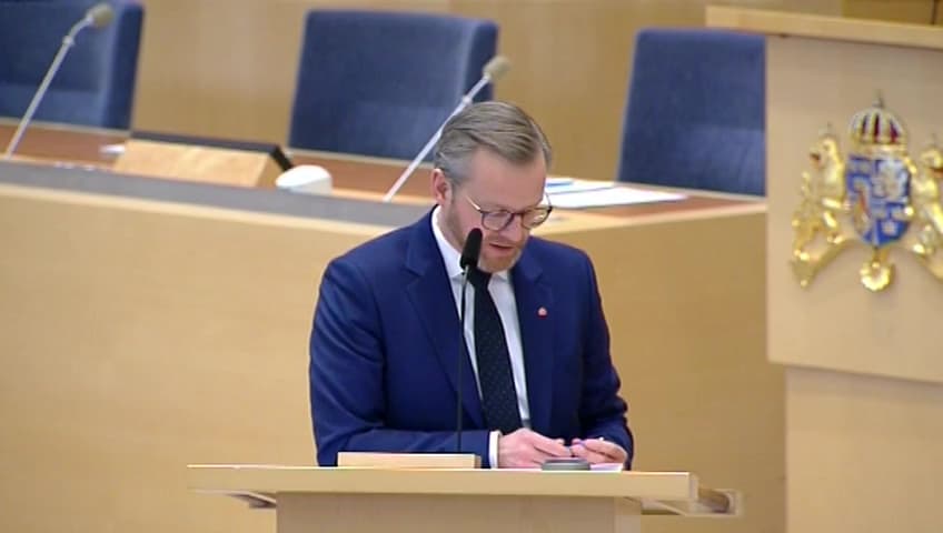 Stillbild från Interpellationsdebatt, Ändringar i vapenlagstiftningen