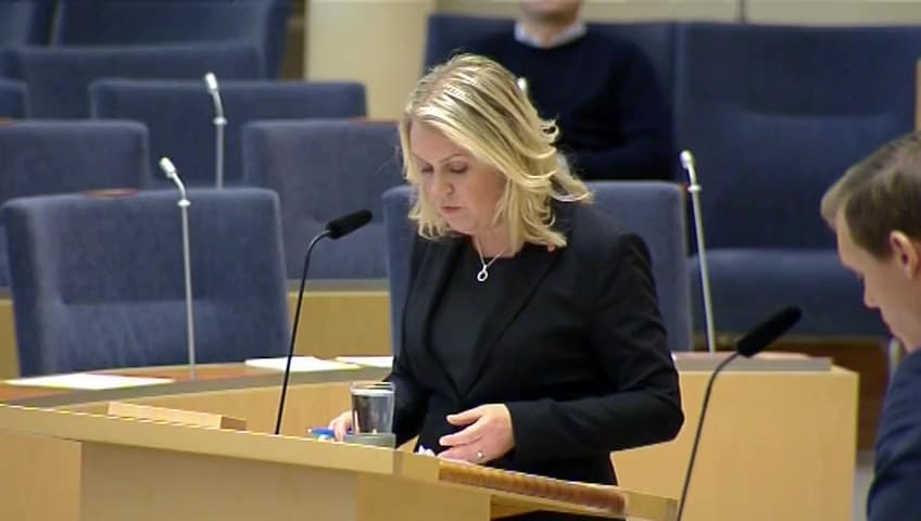 Stillbild från Interpellationsdebatt, Läkemedelsförsörjning