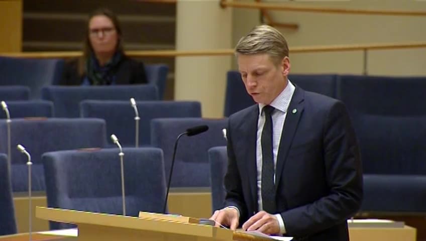 Stillbild från Interpellationsdebatt, Sänkta trösklar in på bostadsmarknaden 