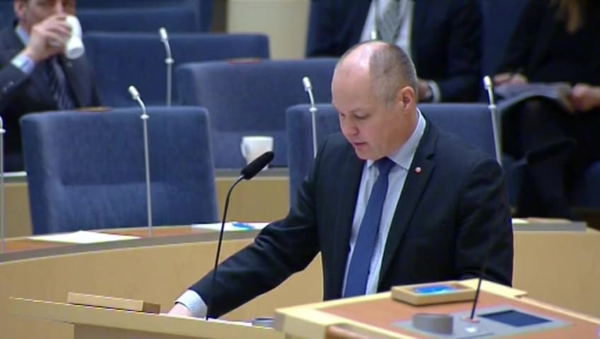 Stillbild från Interpellationsdebatt, Återfallsförbrytare som går fria