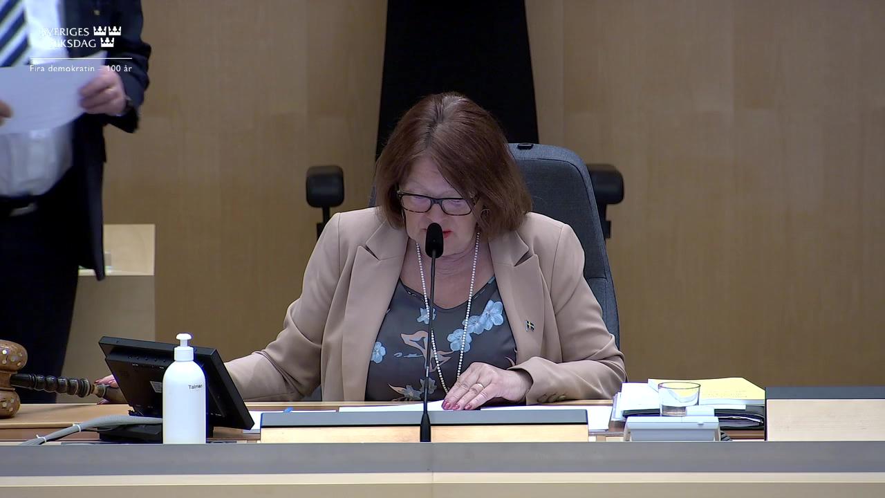 Stillbild från Debatt om förslag, Ändrad nedsättning av förmånsvärdet för miljöanpassade bilar