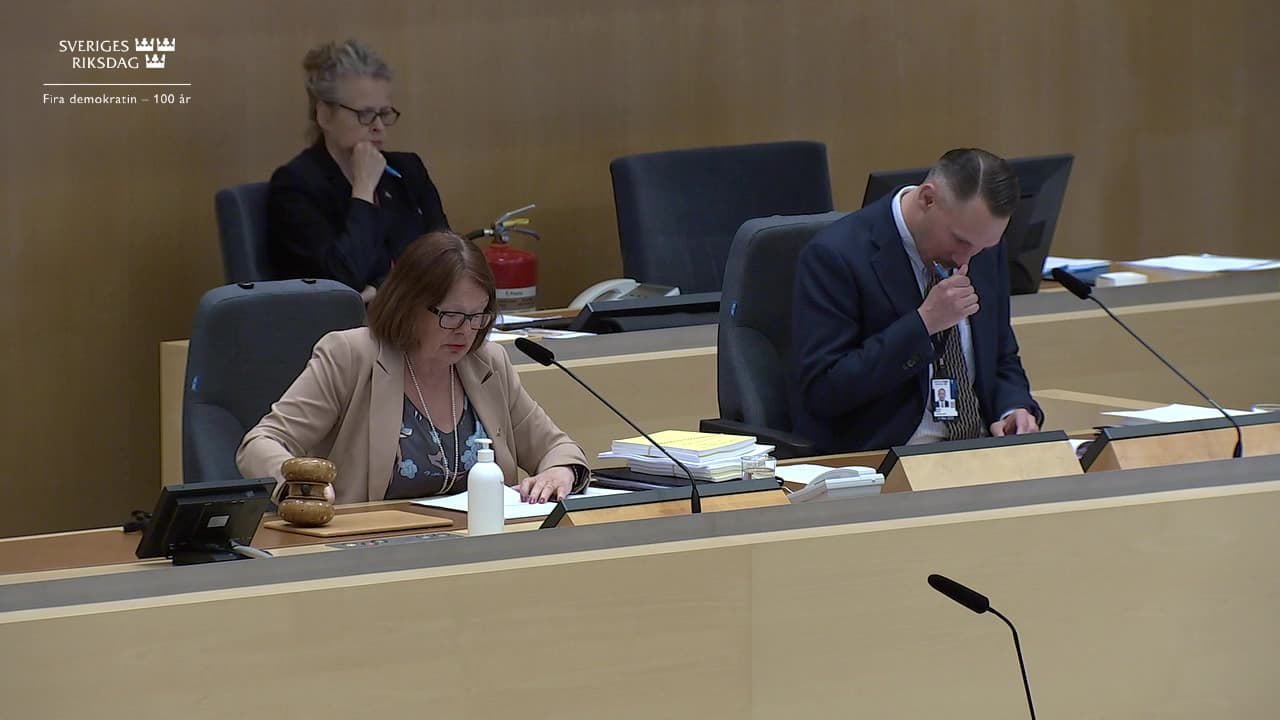 Stillbild från Beslut, Beslut