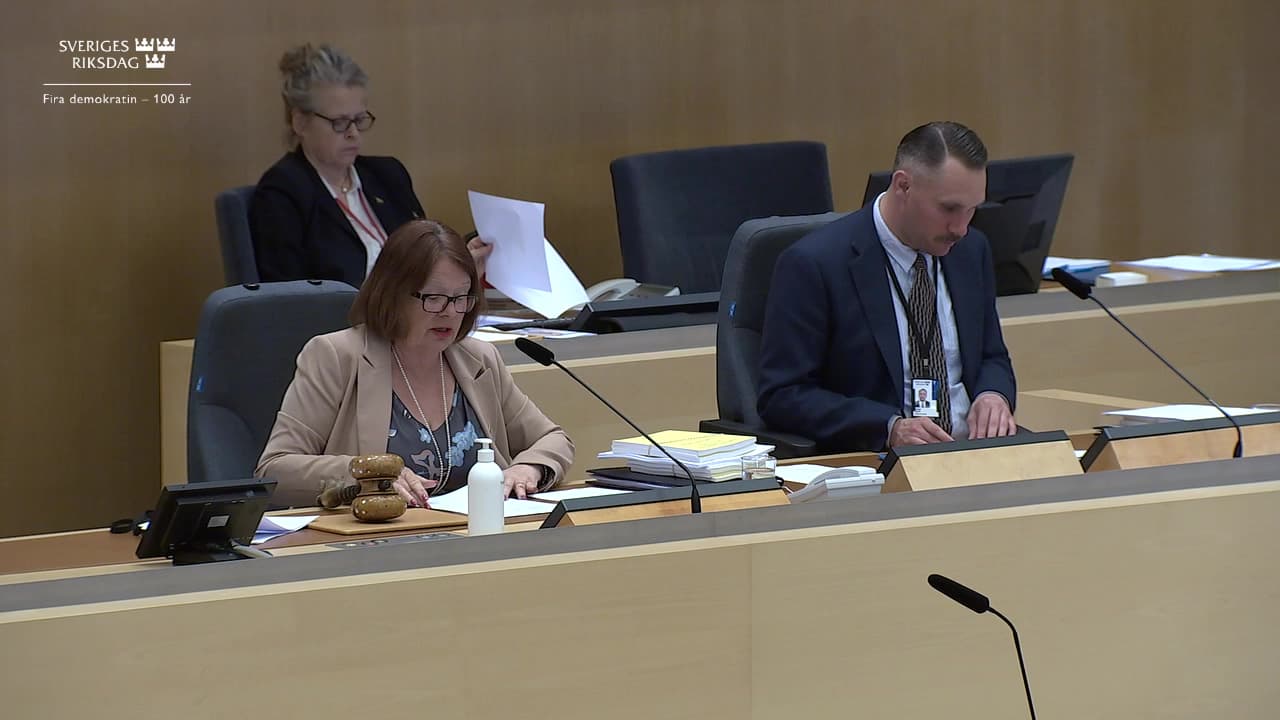 Stillbild från Beslut, Beslut