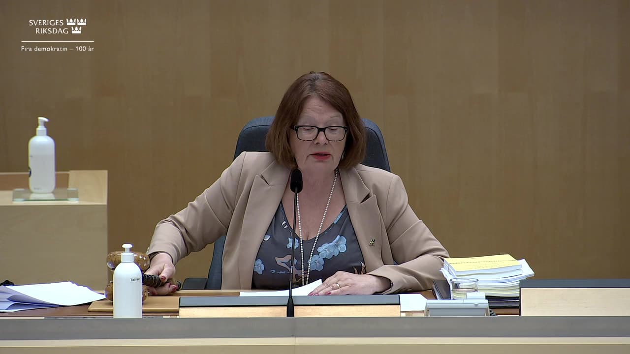 Stillbild från Beslut, Beslut