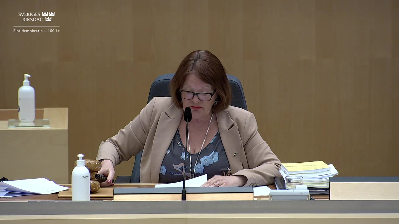 Stillbild från Beslut, Beslut