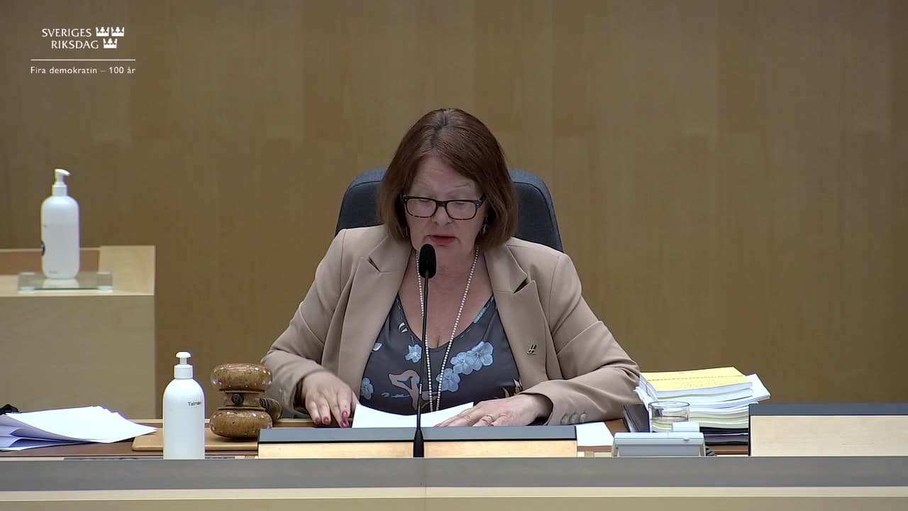 Stillbild från Beslut, Beslut