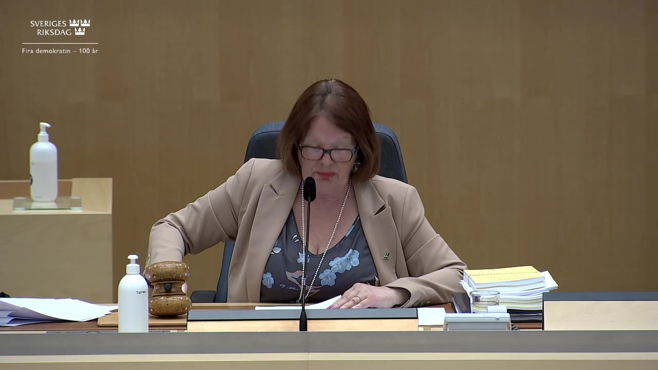 Stillbild från Beslut, Beslut