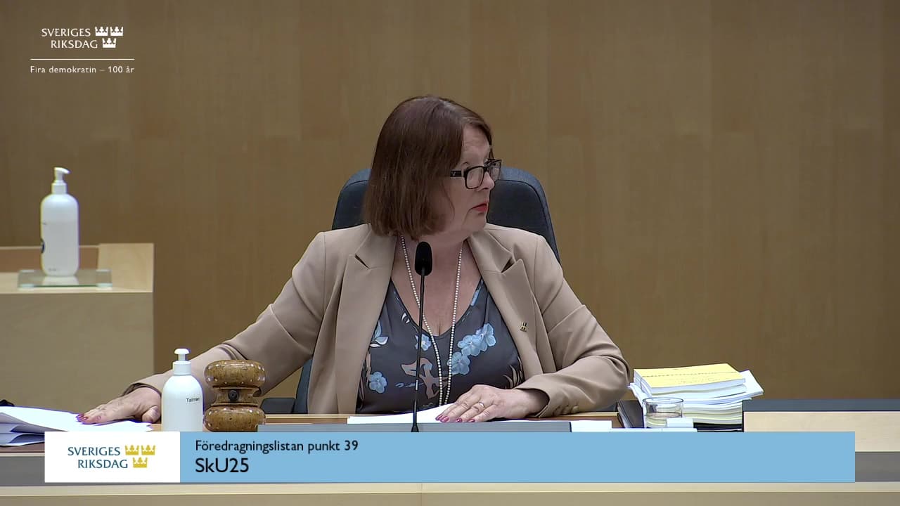 Stillbild från Beslut, Beslut
