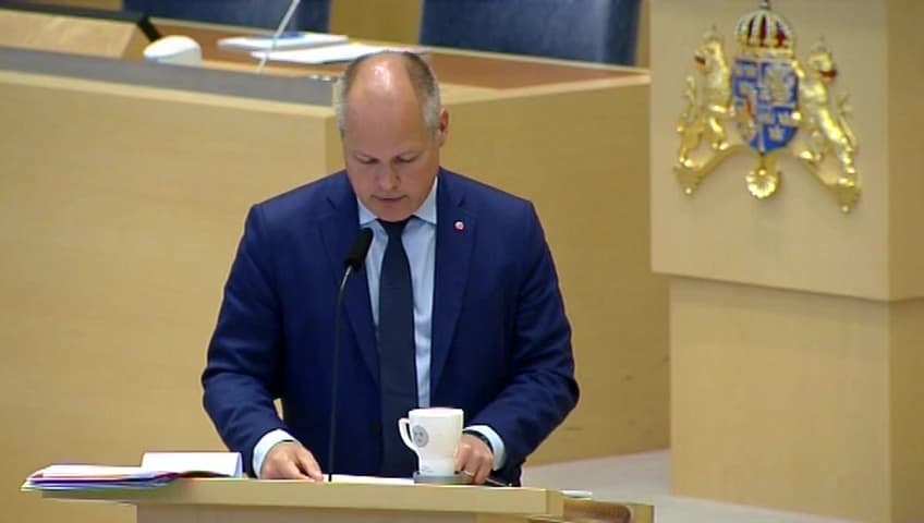 Stillbild från Interpellationsdebatt, Avhopp inom polisutbildningen 