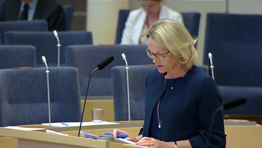 Stillbild från Interpellationsdebatt, Information till försäkringstagare