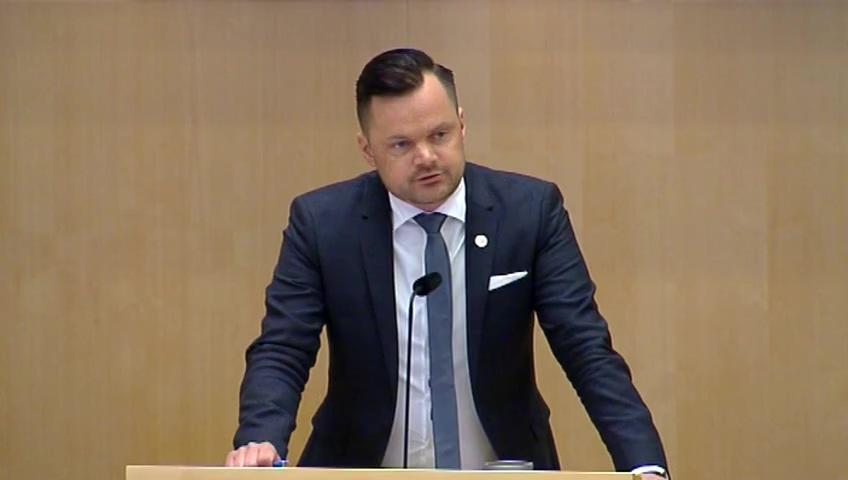 Stillbild från Debatt om förslag, Elektronisk övervakning av kontaktförbud