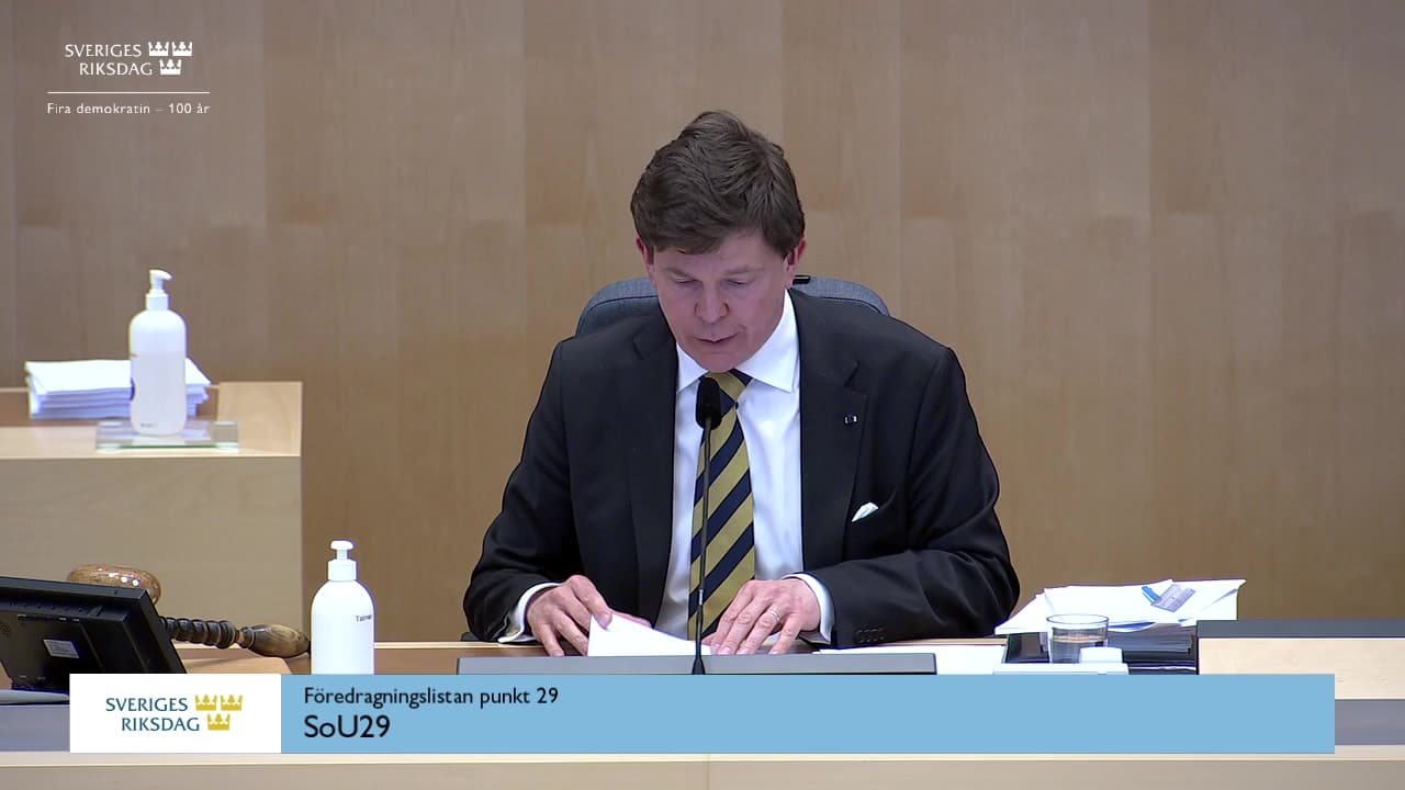 Stillbild från Beslut, Beslut