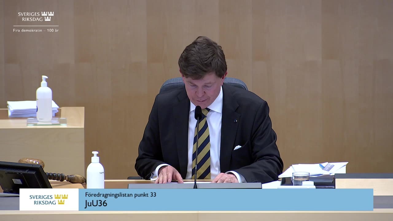Stillbild från Beslut, Beslut