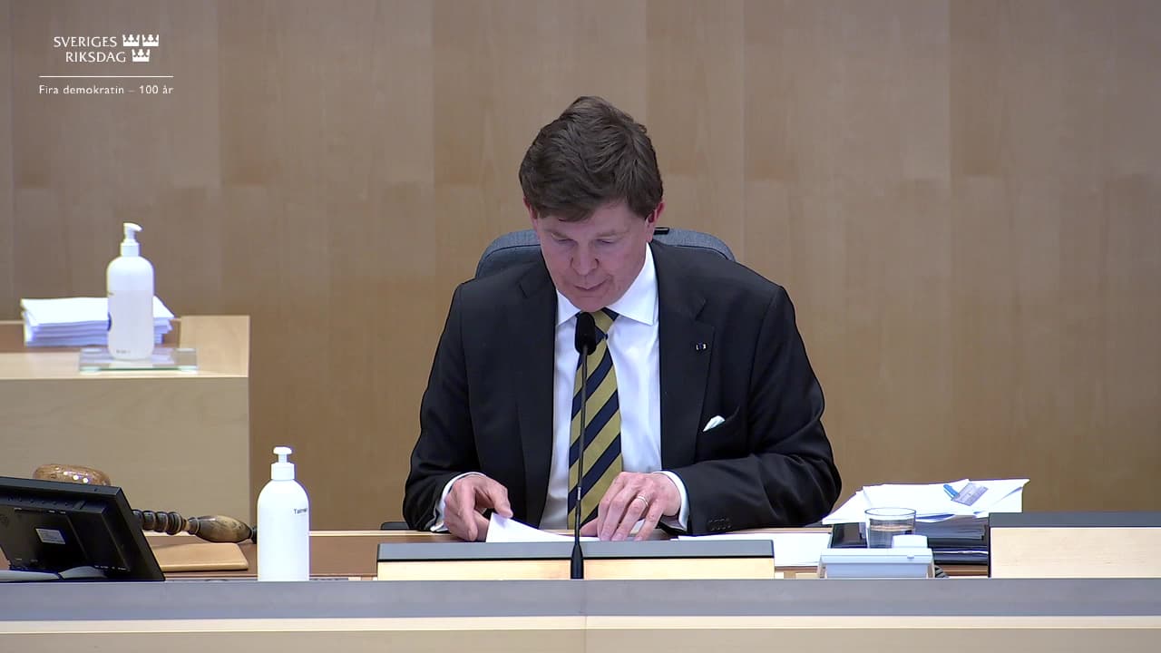 Stillbild från Beslut, Beslut