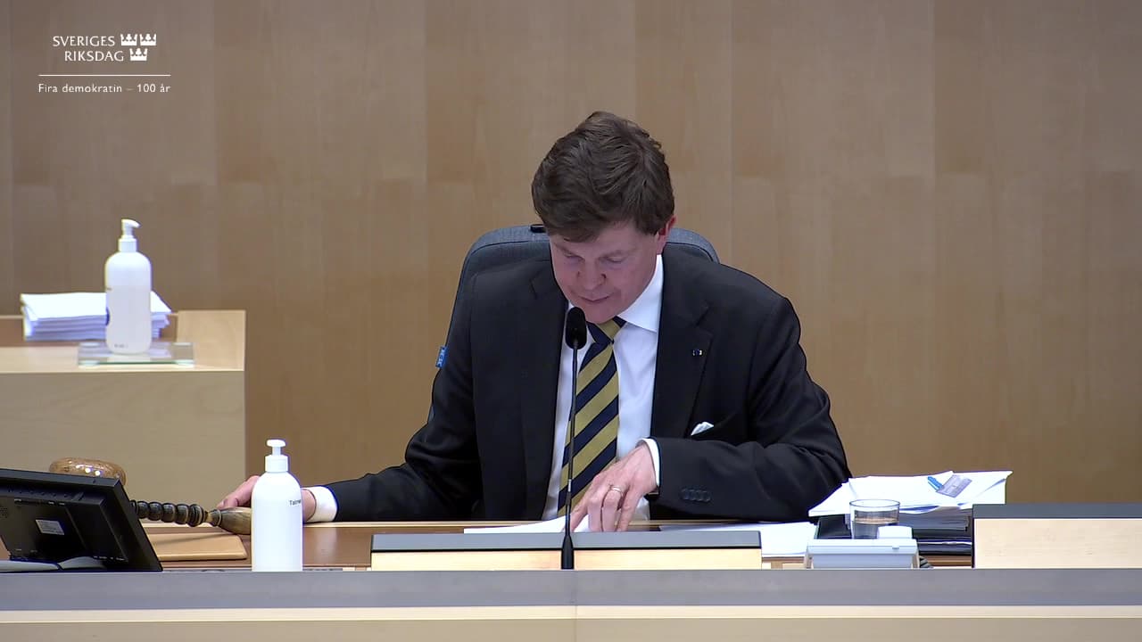 Stillbild från Beslut, Beslut
