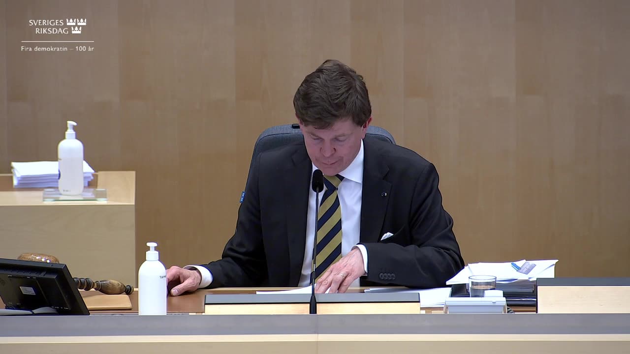 Stillbild från Beslut, Beslut