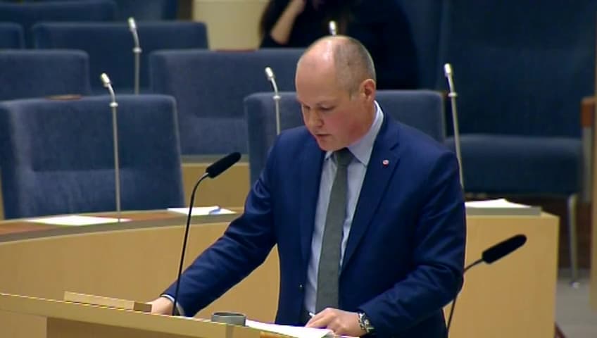 Stillbild från Interpellationsdebatt, Svarttaxi på nätet
