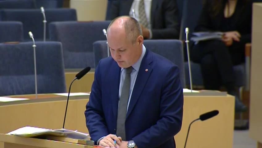 Stillbild från Interpellationsdebatt, En gängbestämmelse