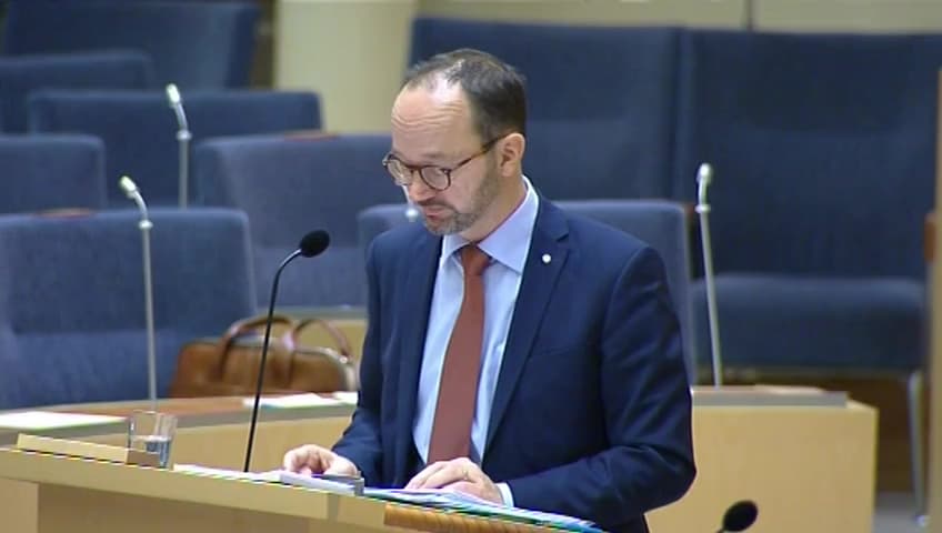 Stillbild från Interpellationsdebatt, Regler för trafikplikt