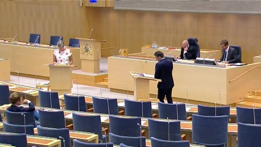 Stillbild från Interpellationsdebatt, Ett ökat antal arbetslösa