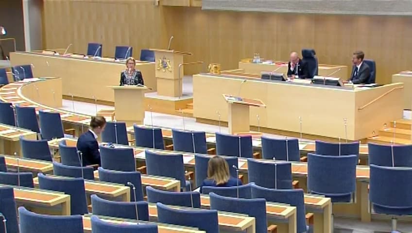 Stillbild från Interpellationsdebatt, Riksdagens tillkännagivande om generell tillståndsplikt