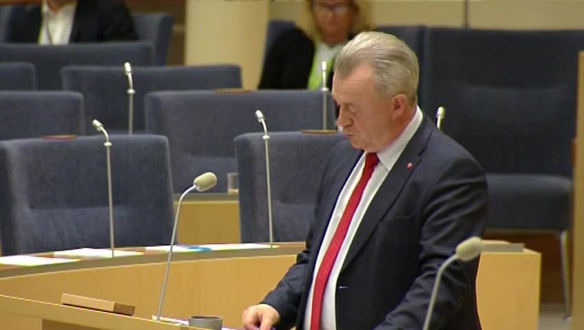 Stillbild från Interpellationsdebatt, Anmälningsplikt för åtelkamera