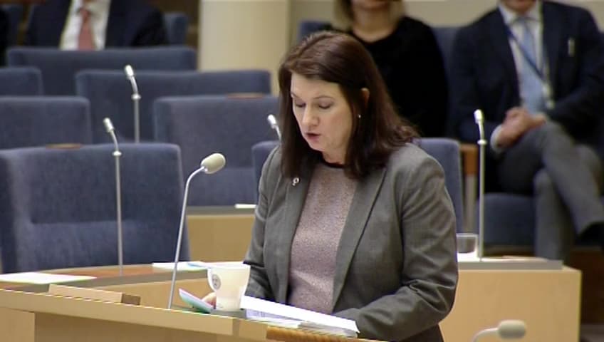 Stillbild från Interpellationsdebatt, Världens första feministiska regering 